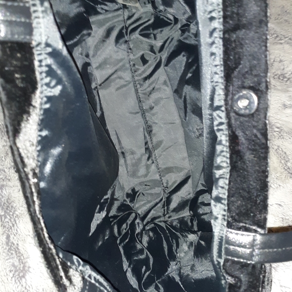 ๐๐ค Victoria's Secret Over night Bag/ Hand bag - Picture 7 of 7